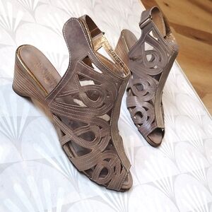 L'Artiste flourish Taupe Cut Out sandal